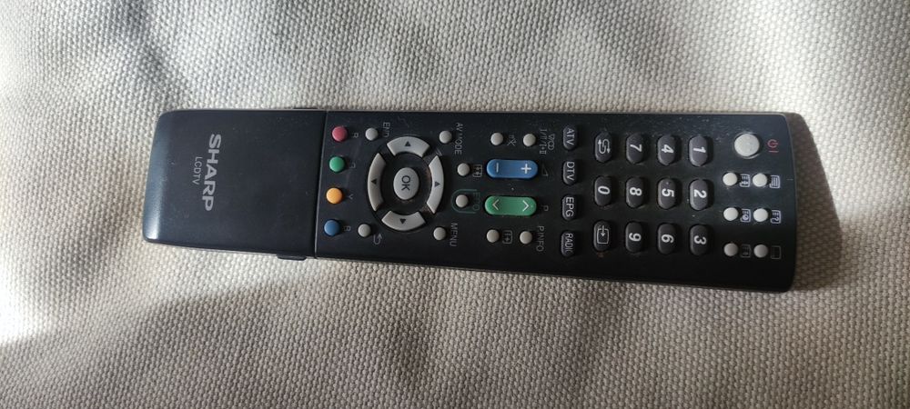 Telewizor TV Sharp 46 cali + wieszak