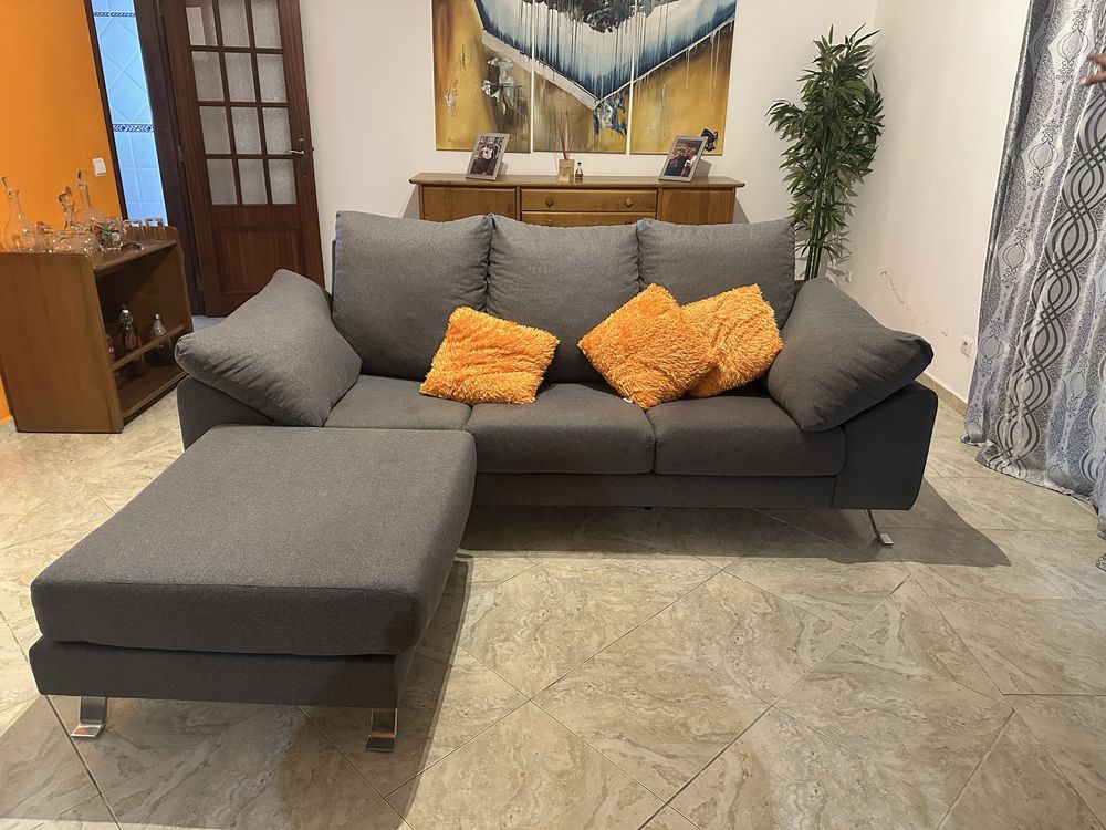 Sofá com chaise longue