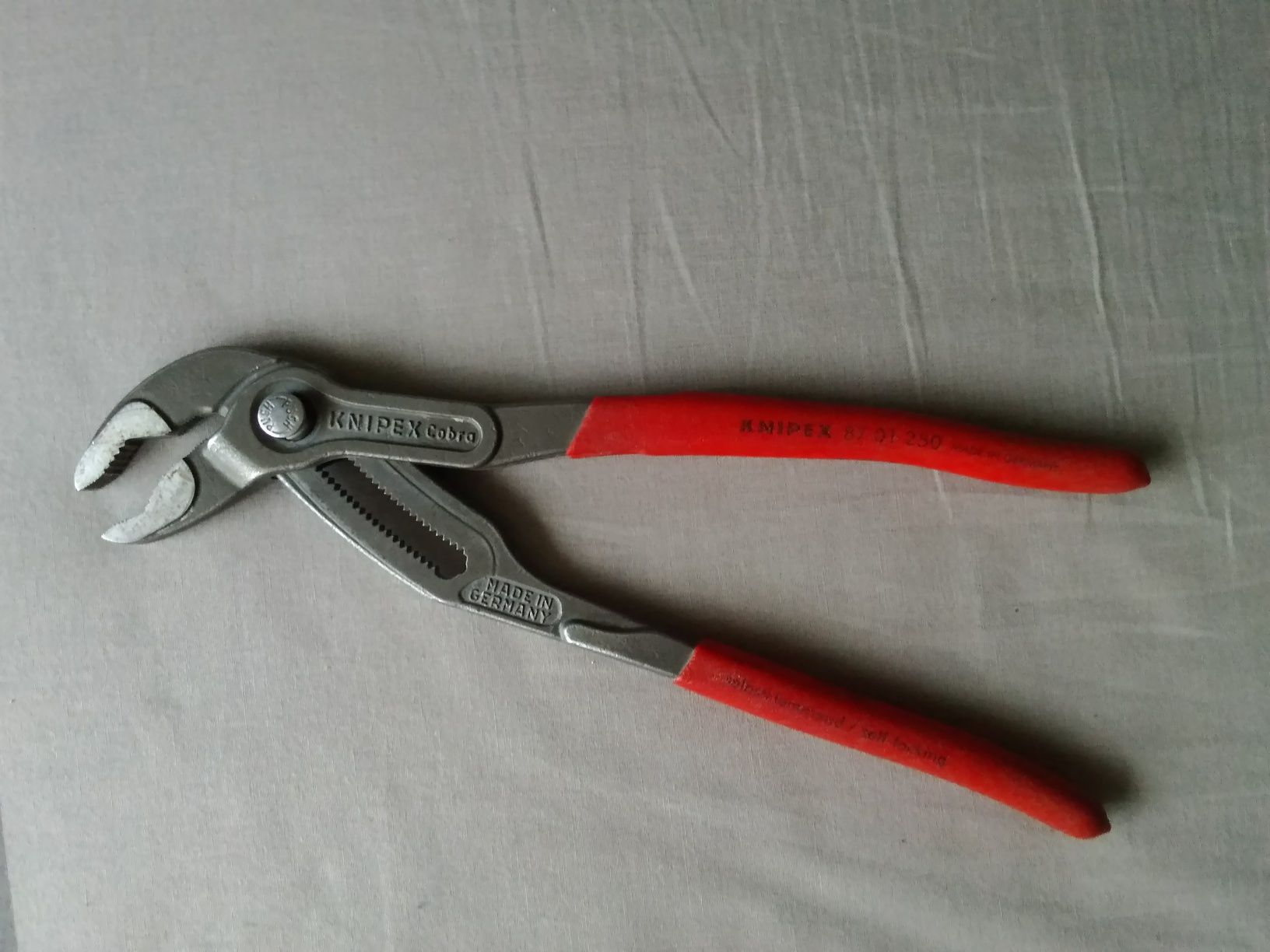 KNIPEX Szczypce nastawne "o1 87 25o" do rur nowej generacji