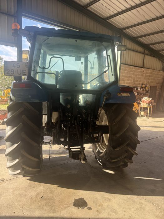 Tractor e alfaias agricolas