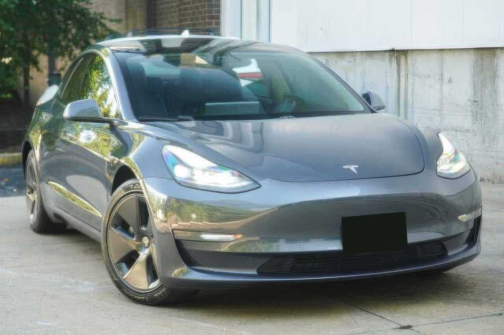 Tesla Model 3 Long Range      2021