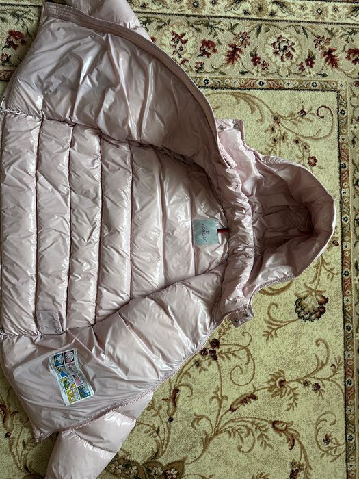 куртка розова moncler