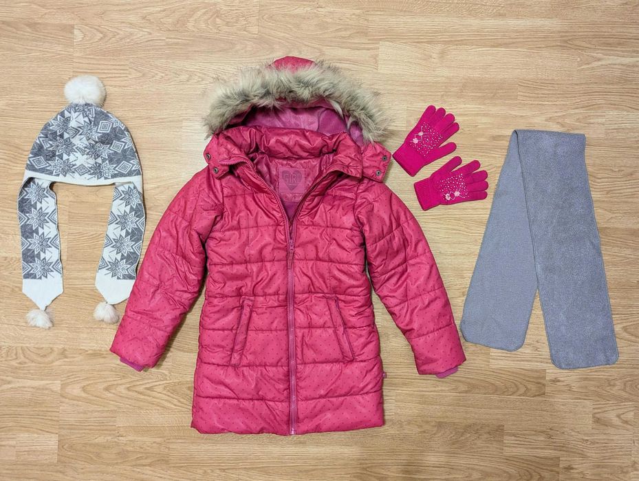 Набір 8 предметів одягу: куртка, шапка, футболки, плаття на 128 см