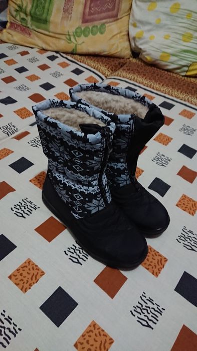 Чоботи зимові жіночі