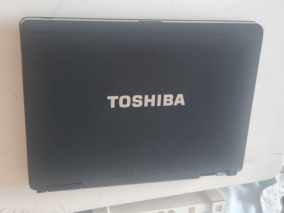 5 portáteis a funcionar