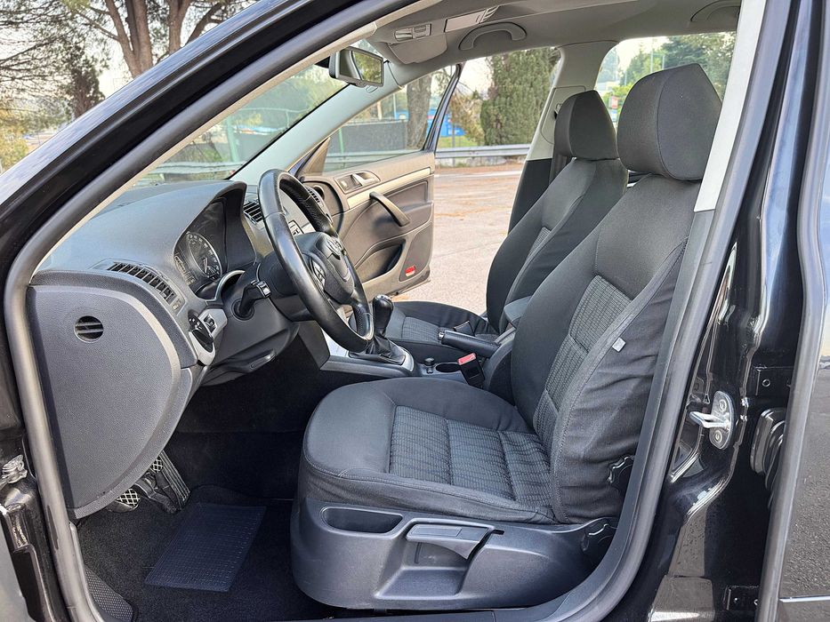 Skoda Octavia 1.6 Tdi SportLine C/Nova