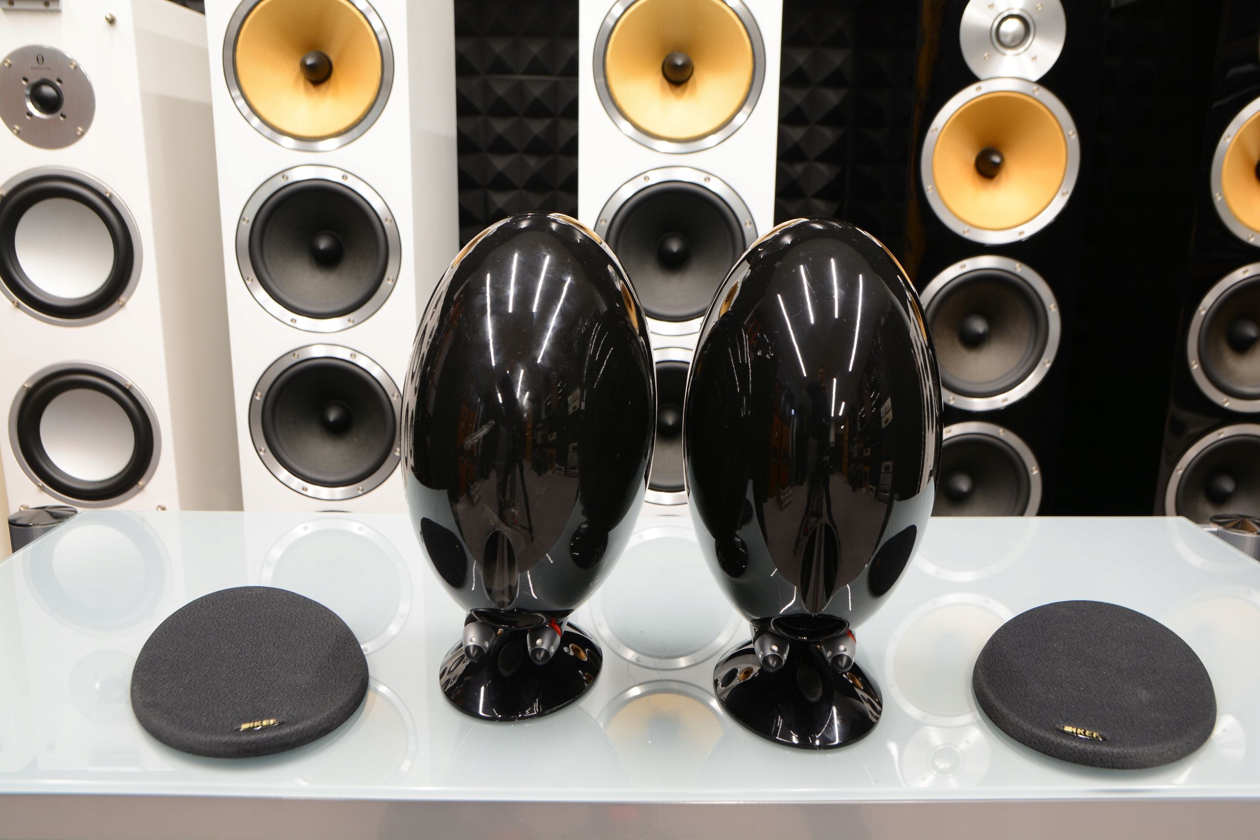 kolumny głośniki ścienne surround KEF HTS3001SE do dolby Atmos