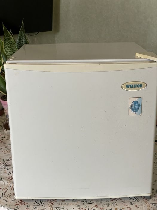 Продам мини-холодильник в рабочем состоянии