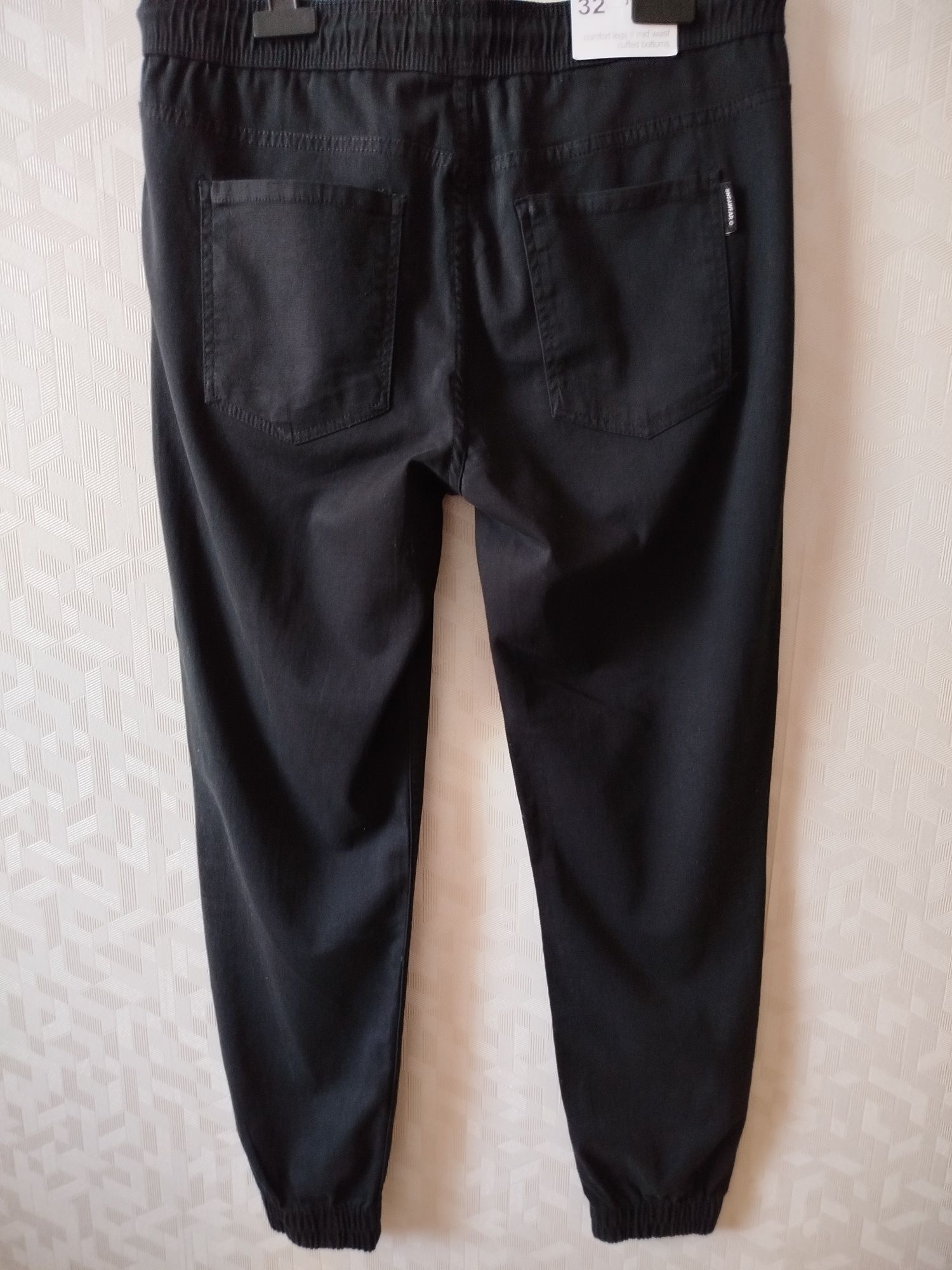 Nowe spodnie męskie jogger rozmiar 32