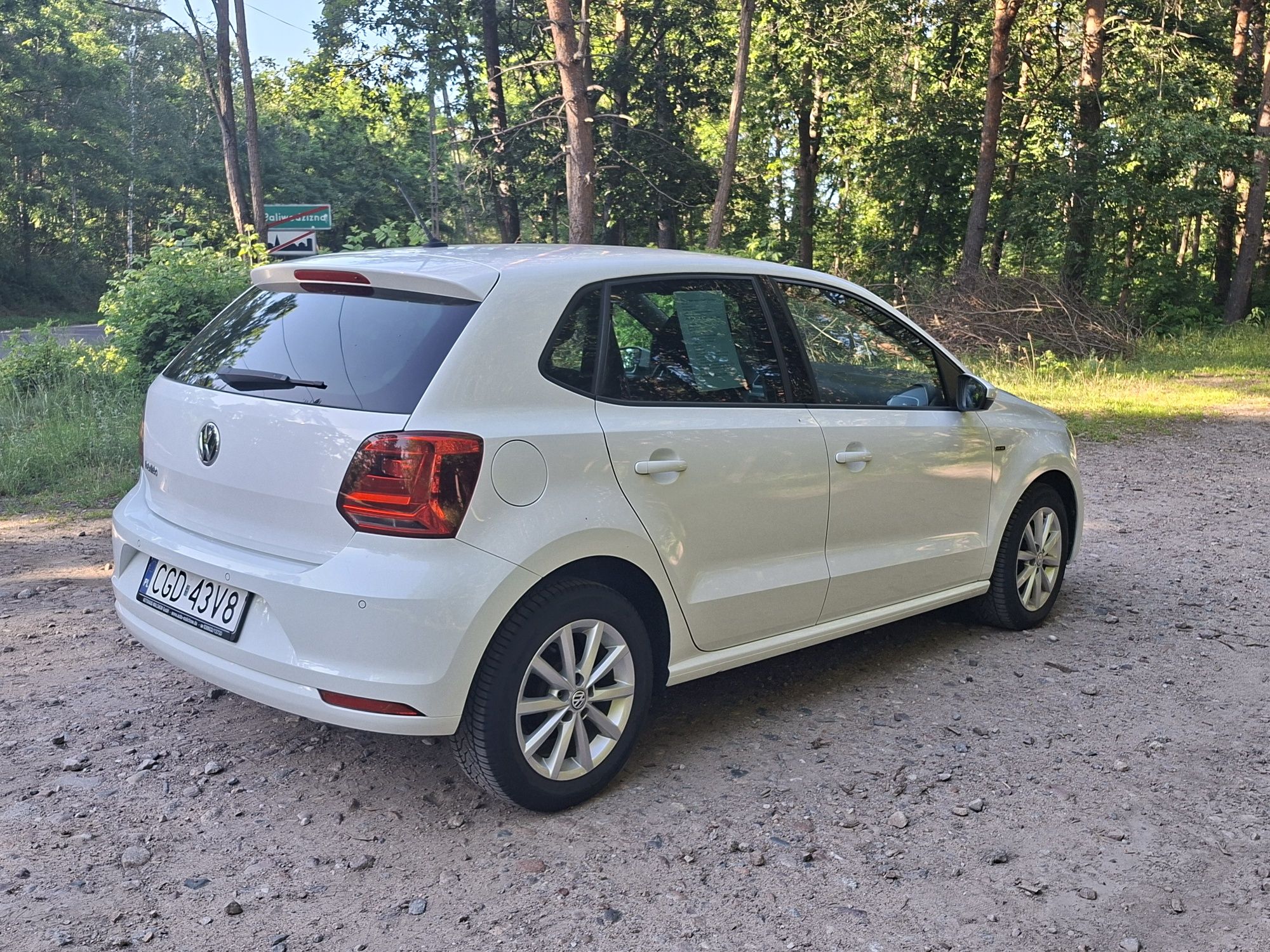 Volkswagen Polo wersja Lounge rok 2015 1.0 MPI sprowad./zarejestrowany