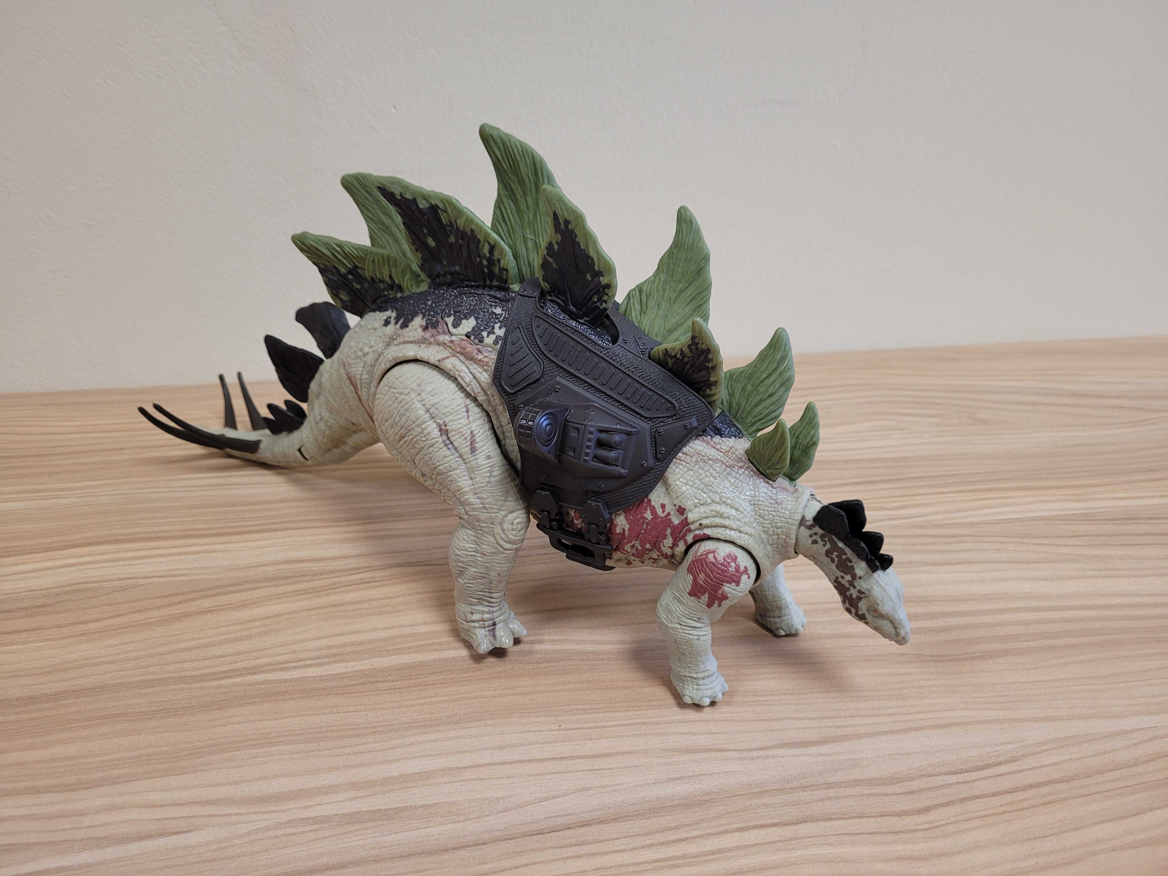 Jurassic World Dinozaur Stegozaur Gigantyczny tropiciel HLP24