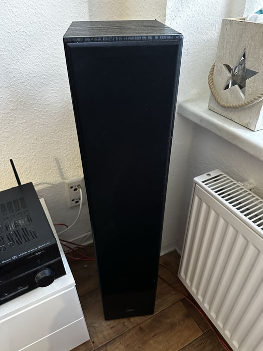 Kolumny  Prism Vienna Grand