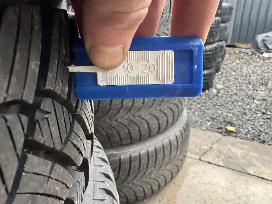 Комплект коліс на залізних дисках Volkswagen 215/60R16