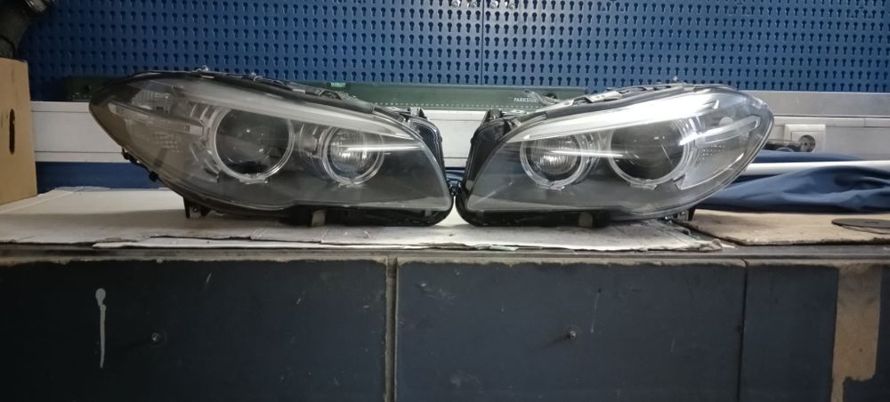 Faróis Direcionais Xenon BMW Série 5 F10/F11 LCI