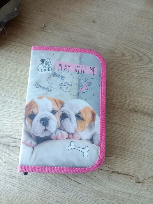 Tornister z piórnikiem