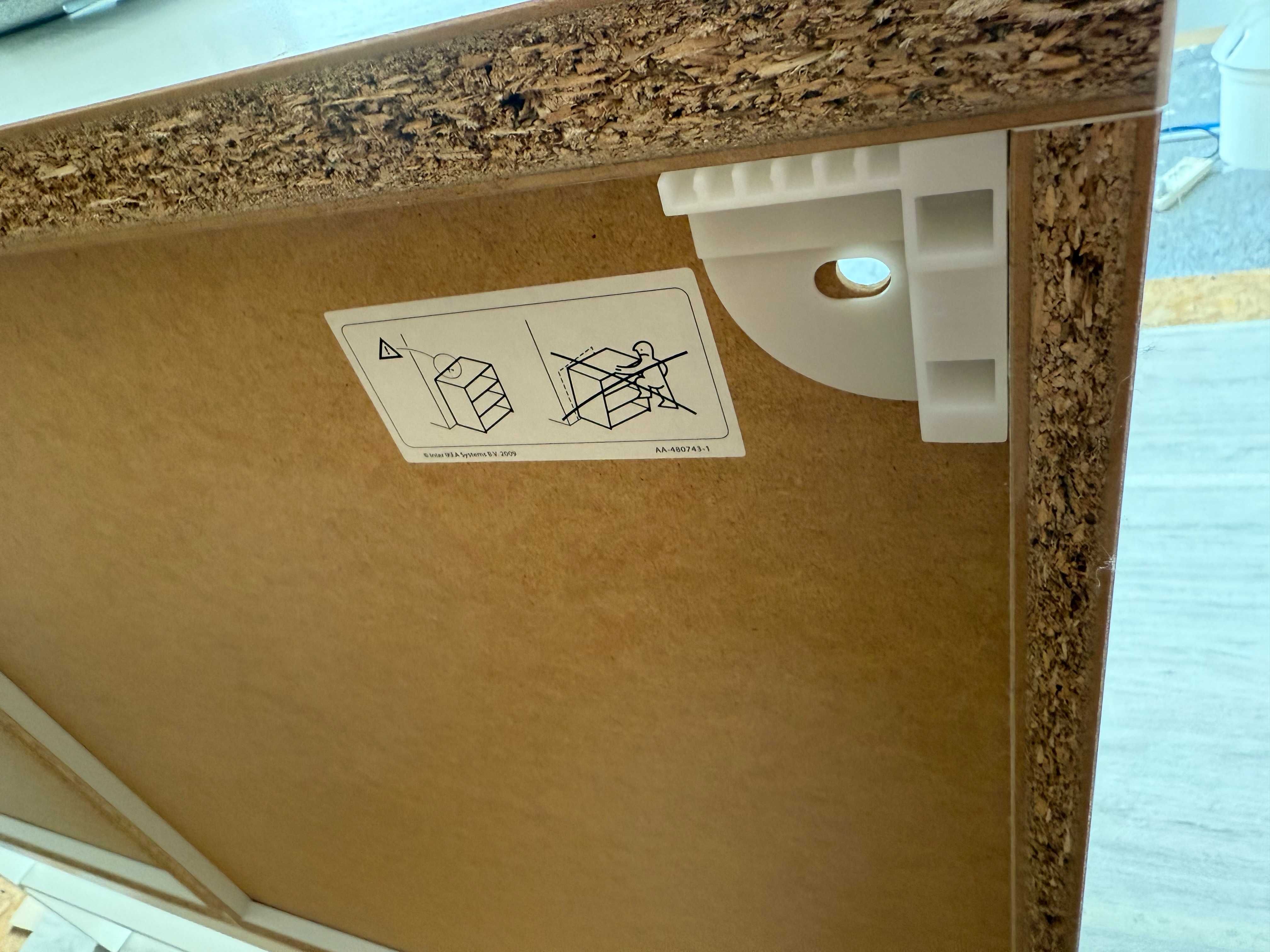 Szafka IKEA STUVA - z półkami i listwą LED