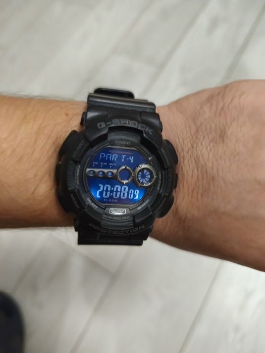 Продам чоловічий годинник