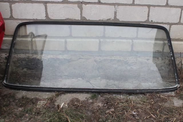 Заднее стекло ВАЗ-2103