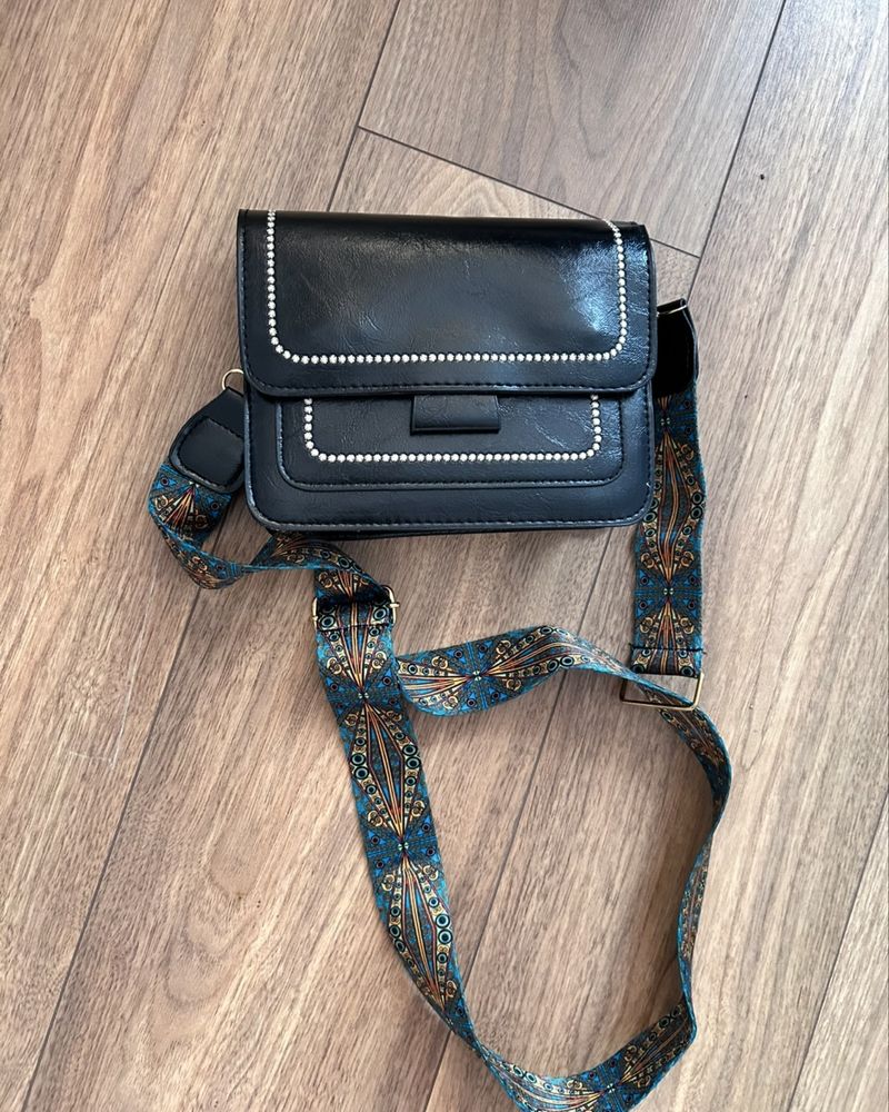 Czarna torebka na ramię small bag