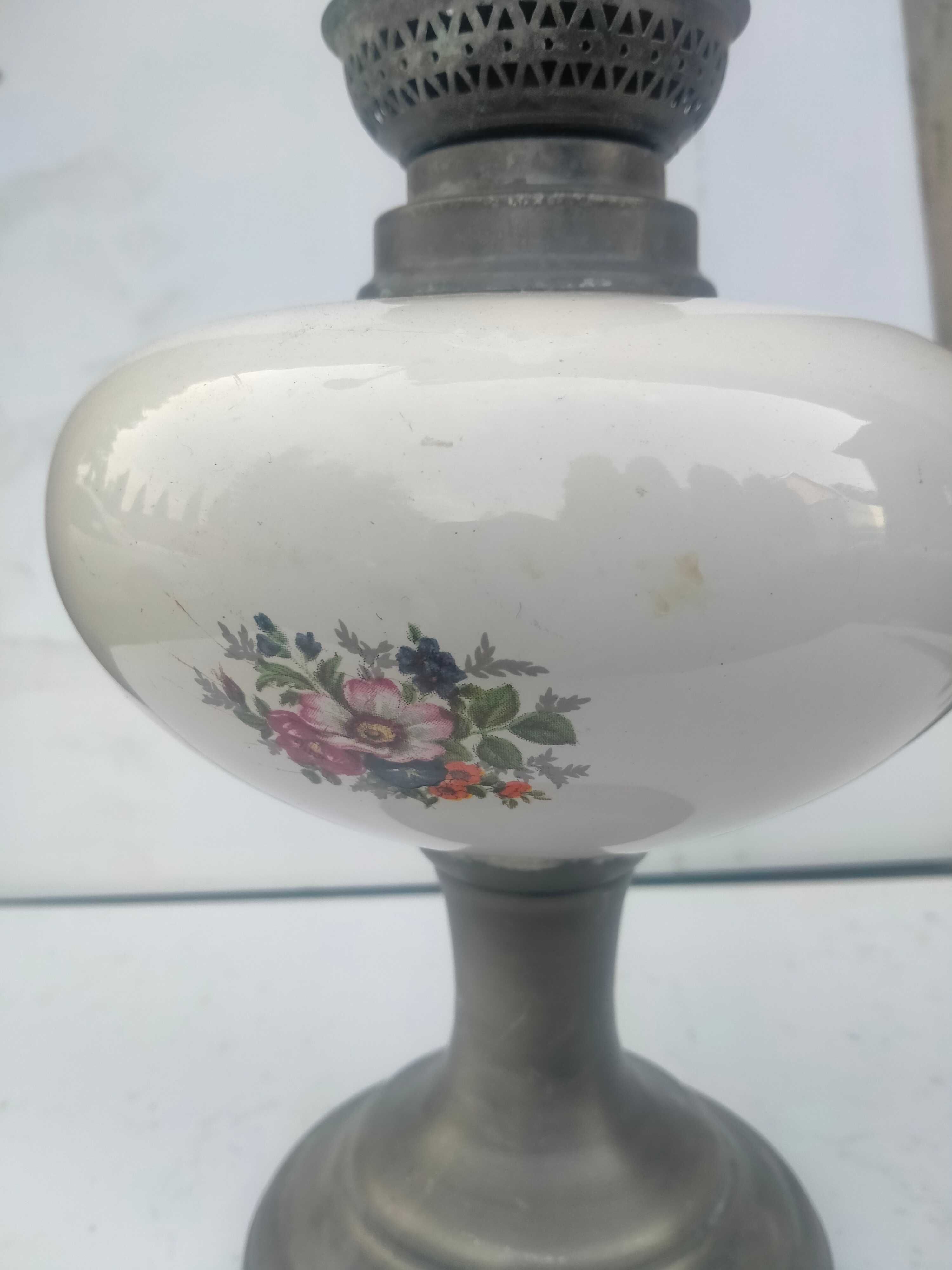 Stara  lampa  naftowa