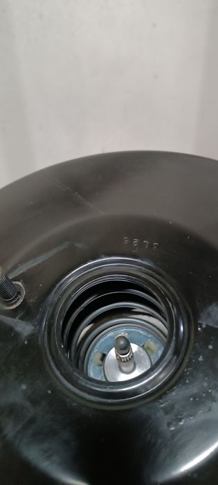 Вакуумний підсилювач гальм