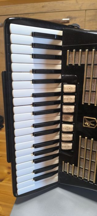 Akordeon hohner verdi 2/ 96 basowy