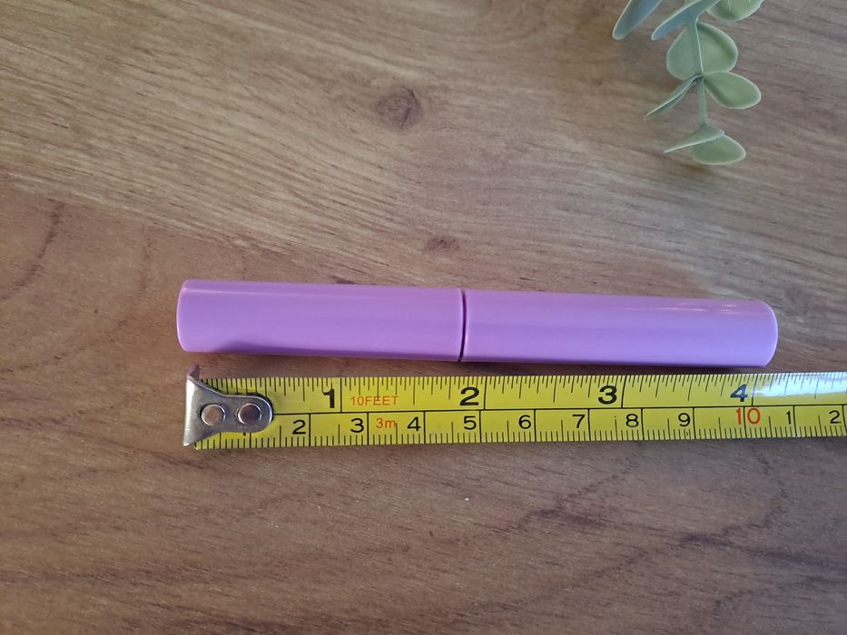 NOWY Czyścik do słuchawek