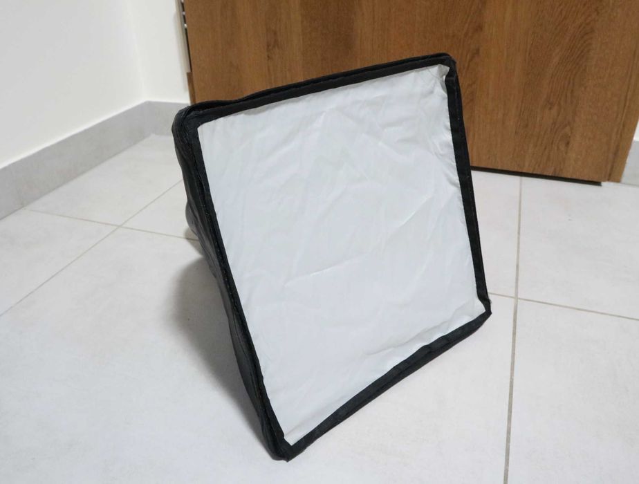 Lampa studyjna HAMA SF-30E w komplecie z dyfuzorem SOFTBOX - gwint E27