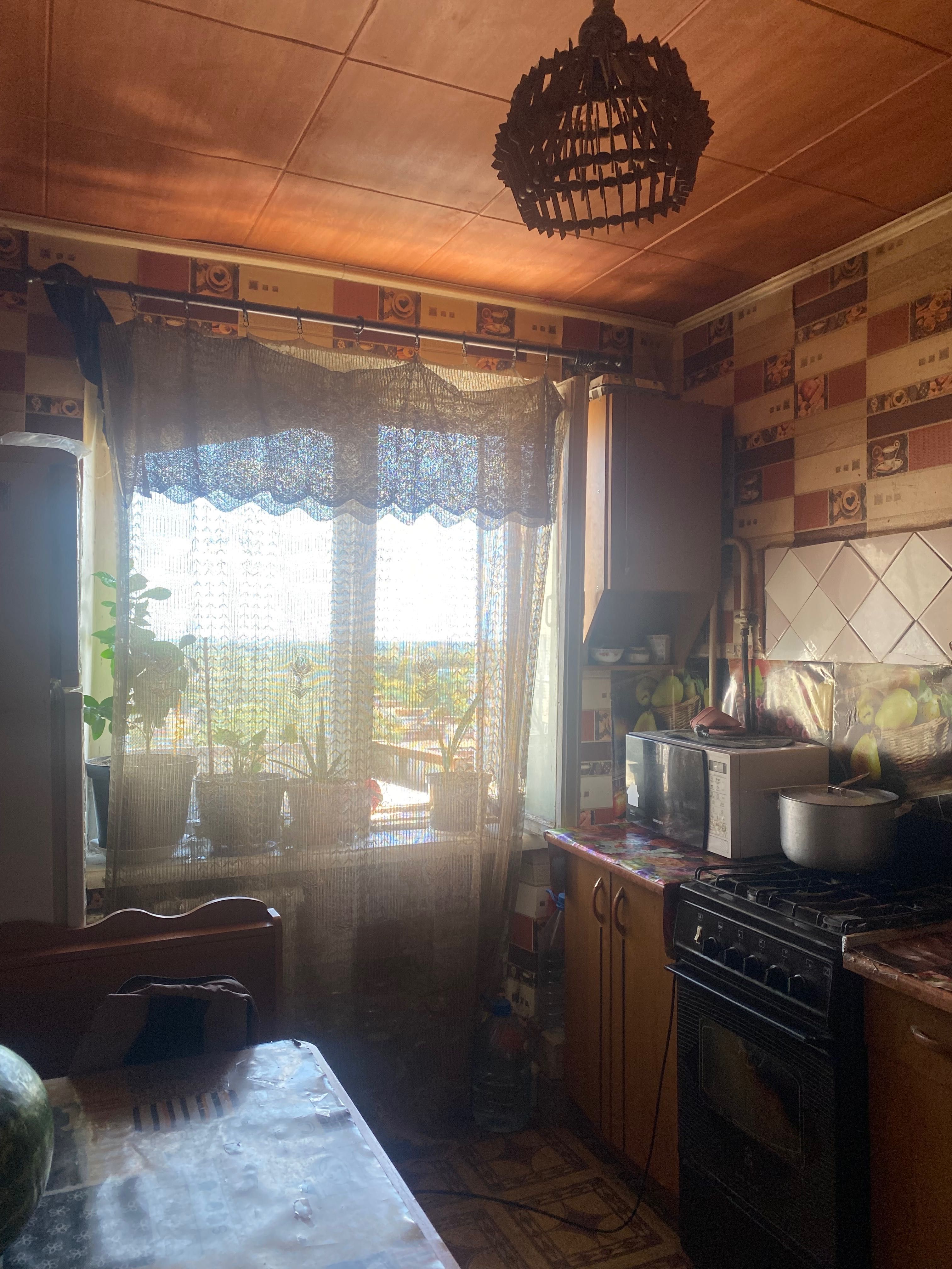 Продам 4-кім. кв. «чешку» у центрі міста  .