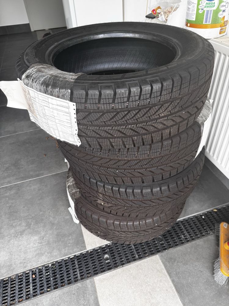 Opony 17 do busa wielosezonowe Dunlop