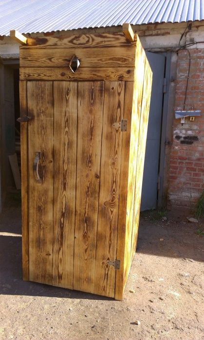 Туалет дерев'яний