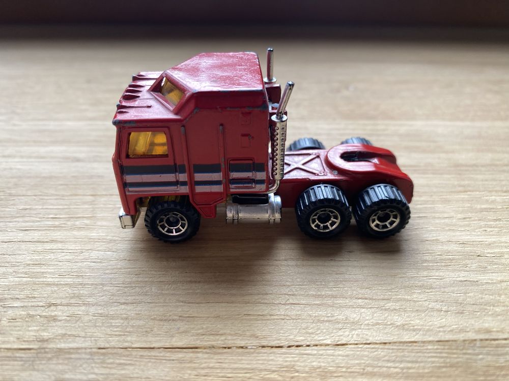 Stary resorak Matchbox Kenworth Convoy 1981 Lesney