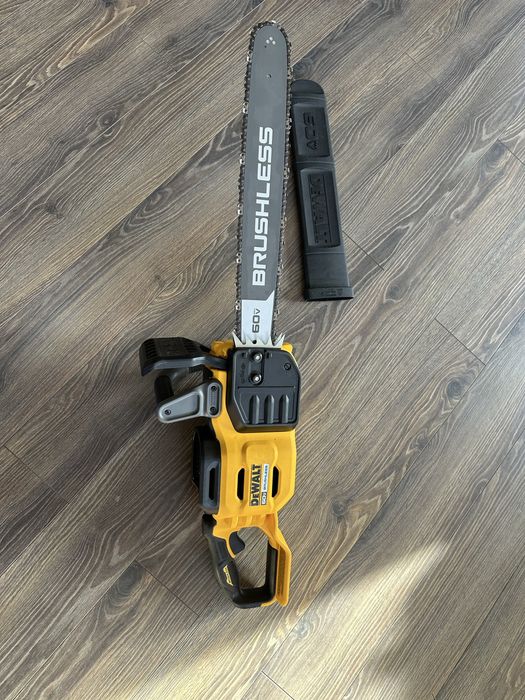 Акумуляторна ланцюгова пила DeWalt DCCS677. 60VMAX