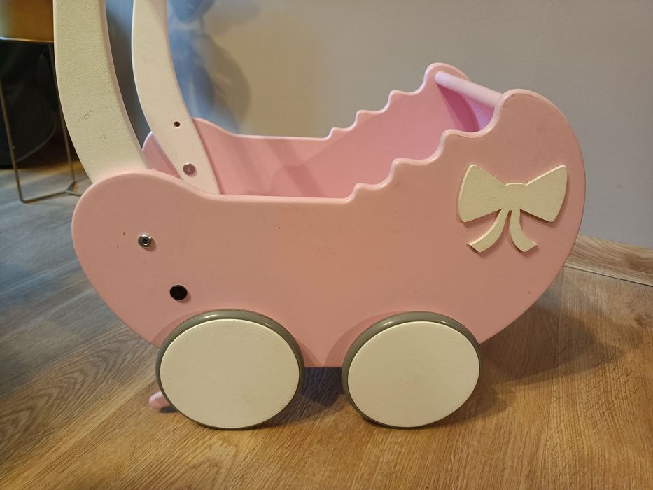 Drewniany wózek dla lalek