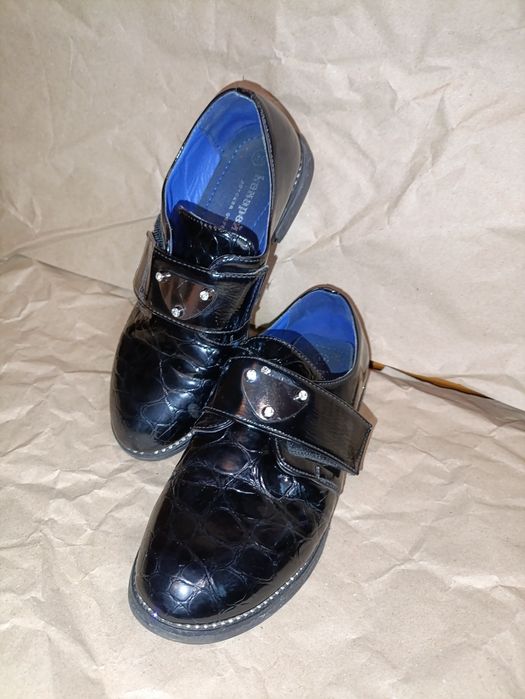 Лофери чорні на застібці