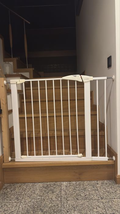 Barreira de segurança criança em metal 76x82 cm branco Munchkin