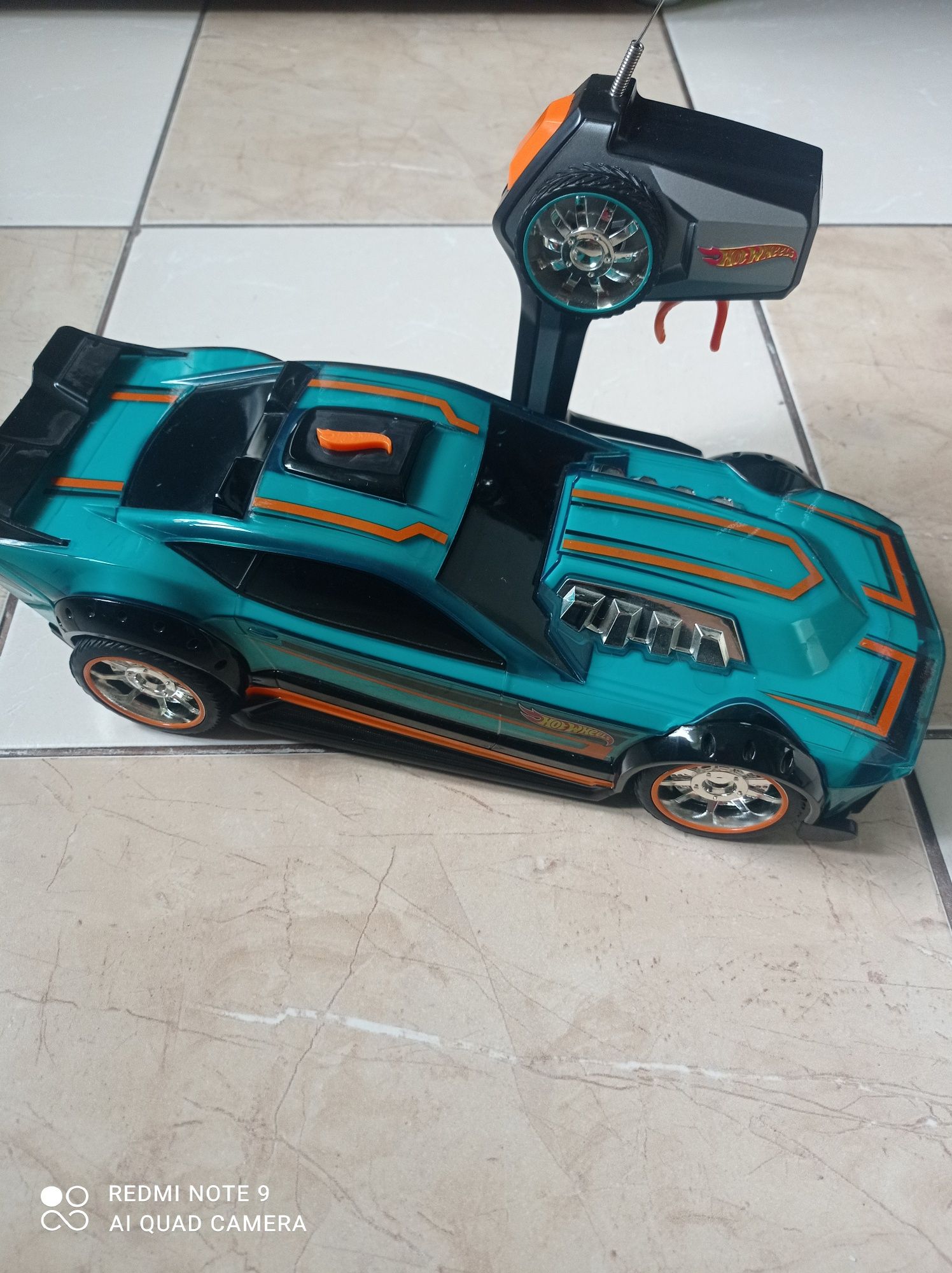 Hot wheels zmieniające kolor