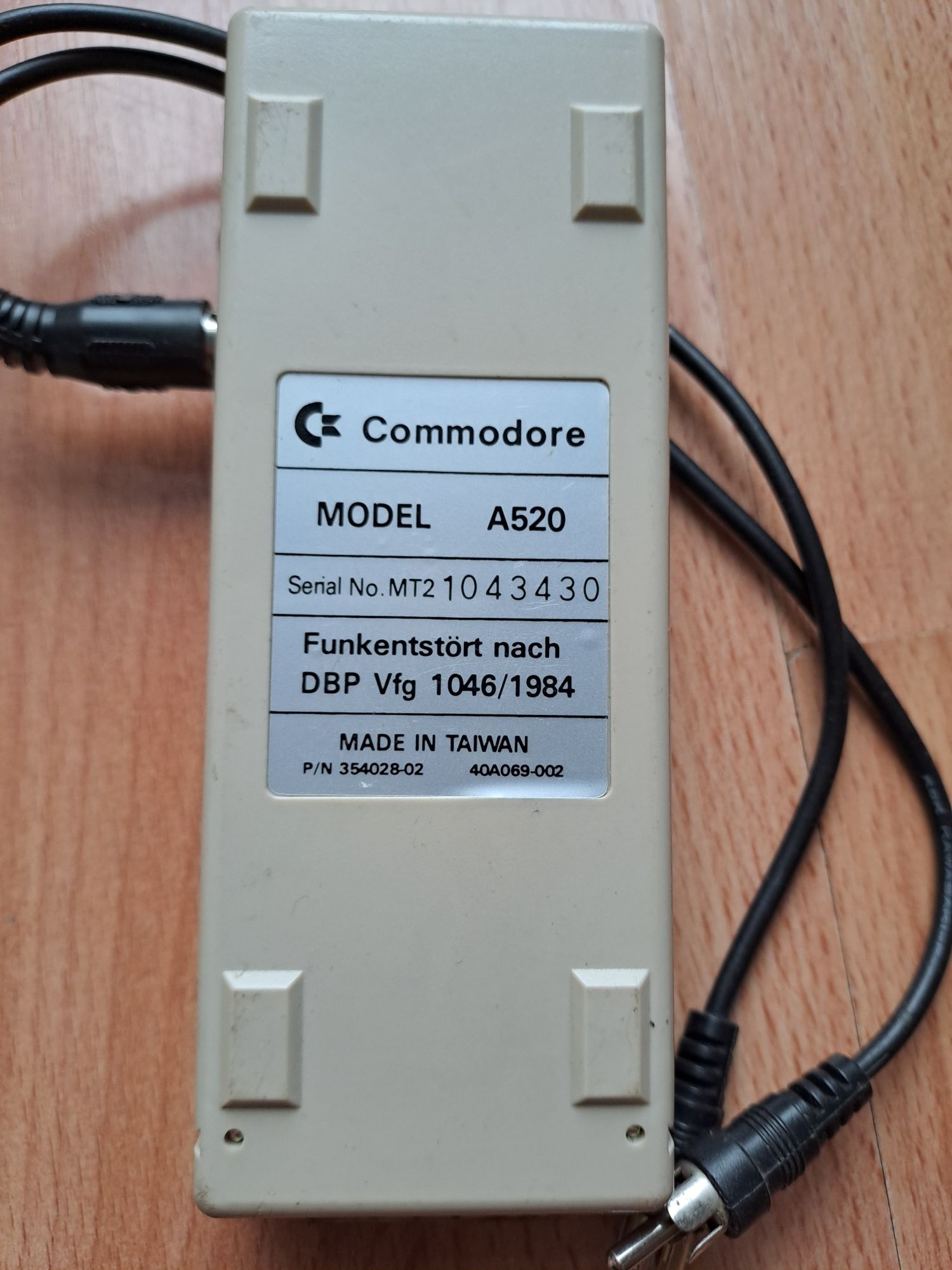 Modulator AMIGA Commodore   A 520. Sprawny