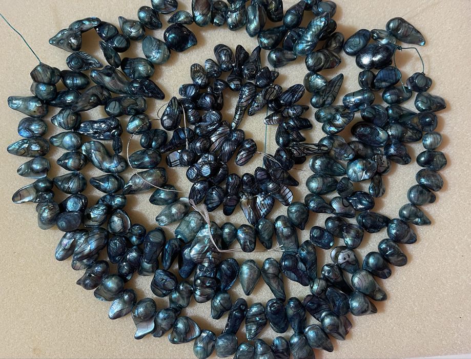 Намистини у стилі бароко з натуральних перлів