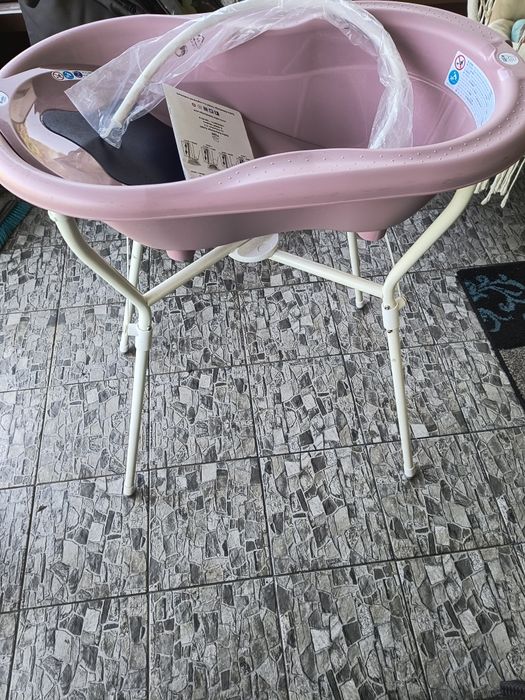 Wanienka że stelażem