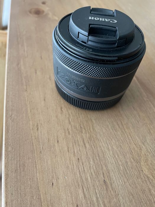 Objetiva CANON RF 16mm f/2.8 STM