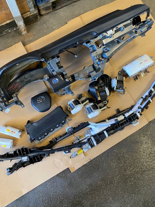 Toyota Camry 70 безопасность: подушка, шторка, ремни, торпеда РАЗБОРКА