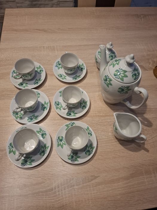 Sprzedam porcelanowy zestaw kawowy