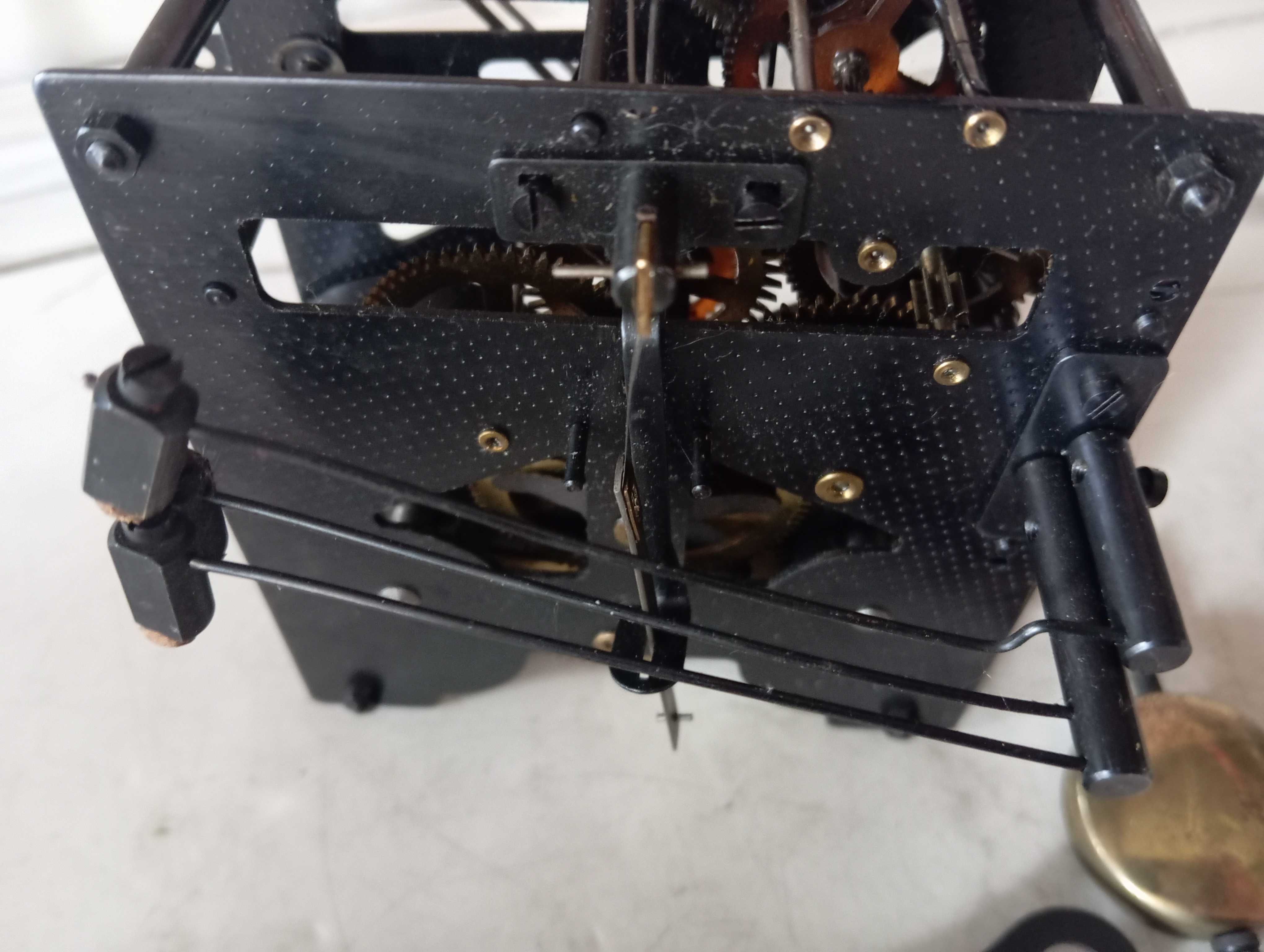 porządki domowe mechanizm do zegara