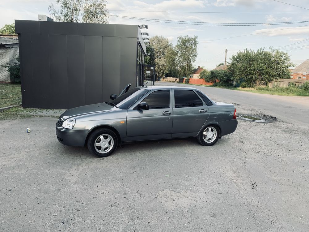 Лада Приора.    2170