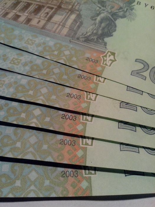 20 гривен  2005/03/11/13 г. UNC. Банкнота