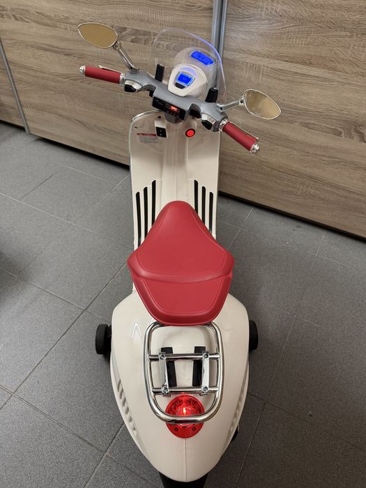 Scotter  Vespa para criança