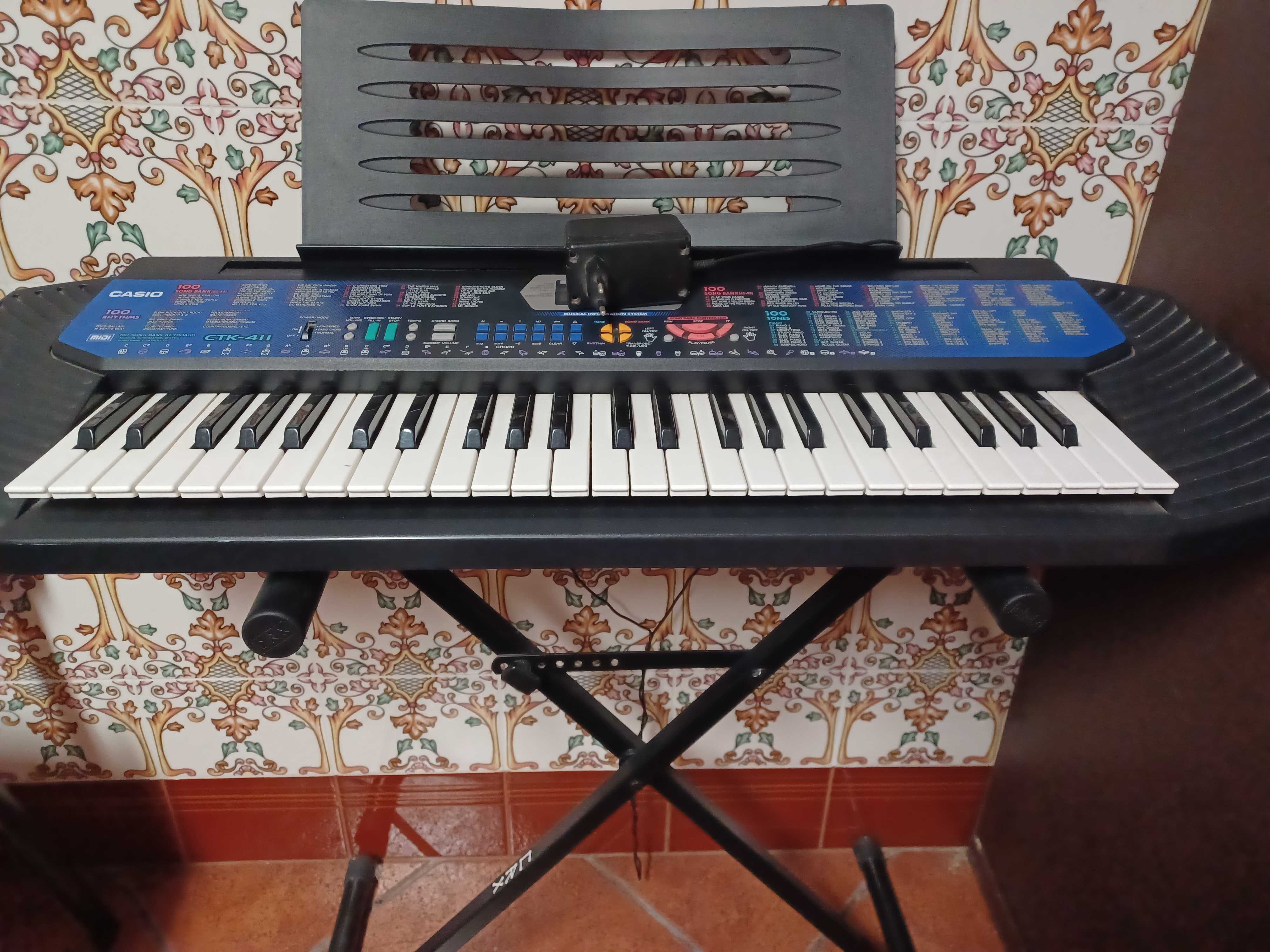 Piano marca casio