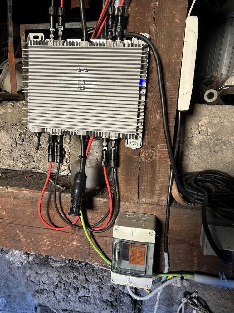 Mikro inwerter sieciowy 1600w Deye 4 mpp