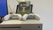 Xbox one S + 2 controles + EAFC 25